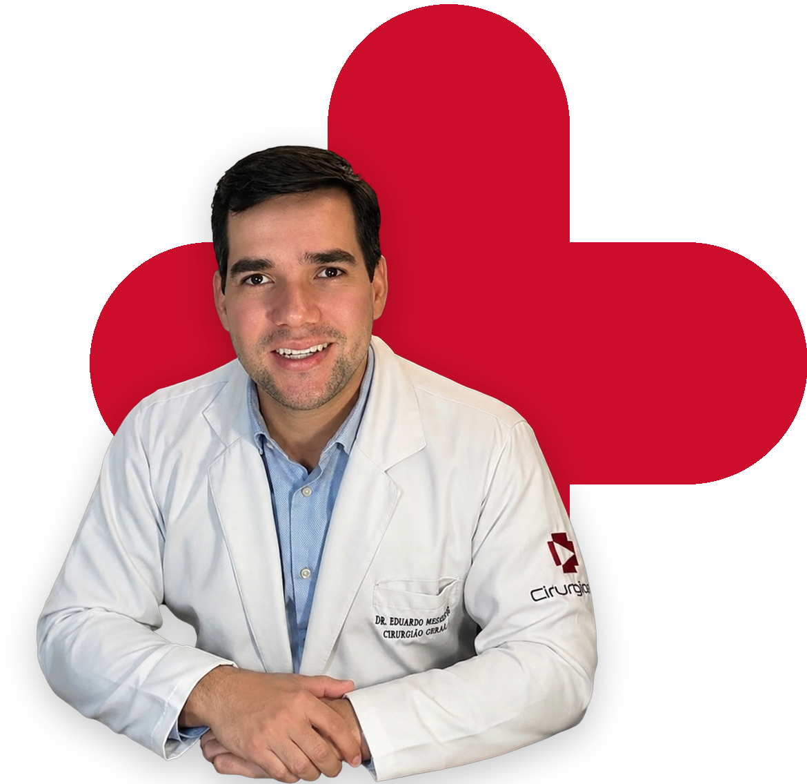 Dr. Eduardo Medeiros sorrindo, de jaleco, à frente do símbolo vermelho da Med Surgery Now